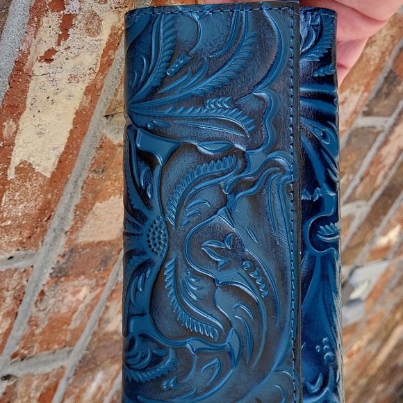 Patricia Nash Blue Terresa Wallet - Picture 13 of 13